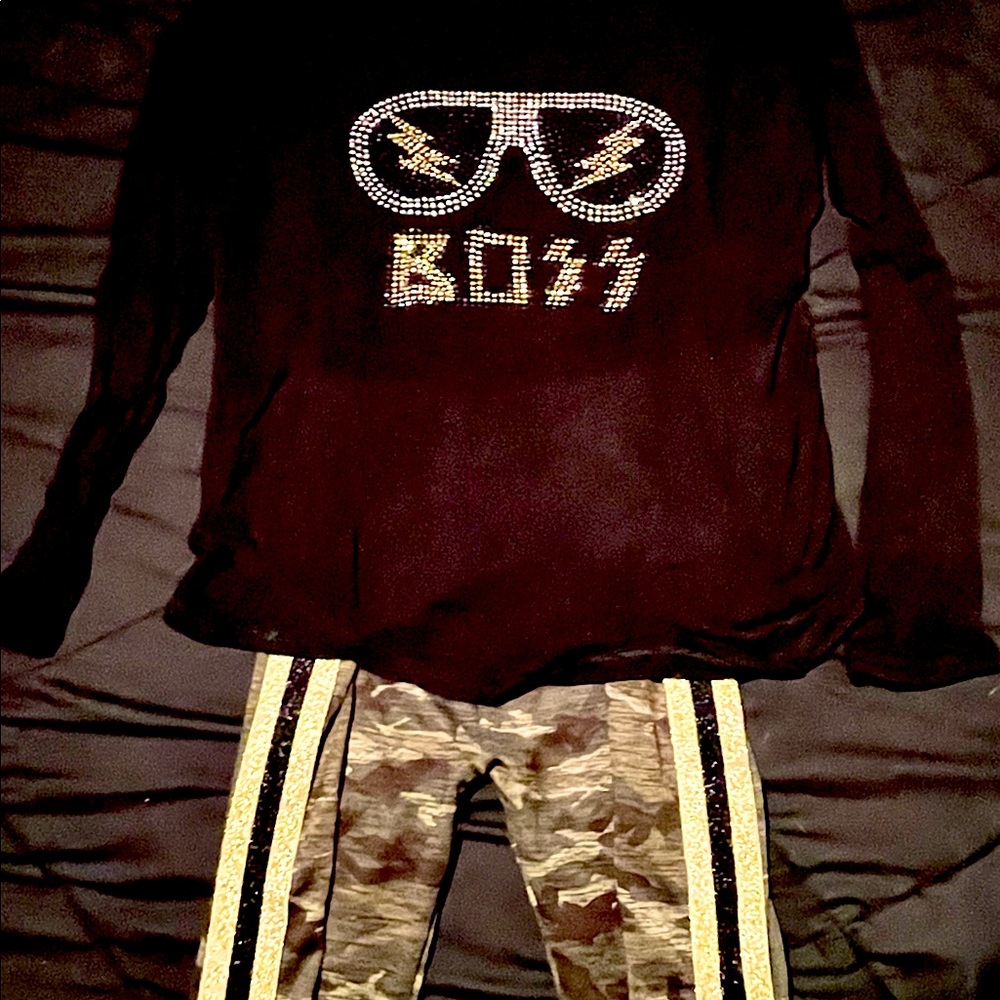 *Like New* Long Sleeve Top and Leggings
